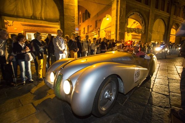 P90151031_lowRes_bmw-at-mille-miglia-