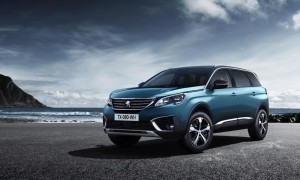 0PEUGEOT_5008_0709STYP_010