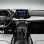 2016-07-09-14-33-51-928-500-12-hyundai-i30-new-generation-interior-bicolor