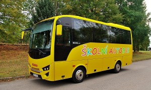 Autobus-ISUZU-NOVO-Lux-2016_1_skolni1