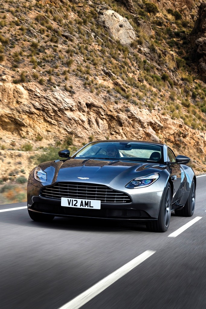 Aston Martin DB11 (16)