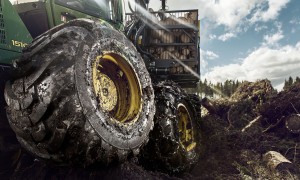 Nokian Forest King F_John Deere 1510E_bogie, 2013.