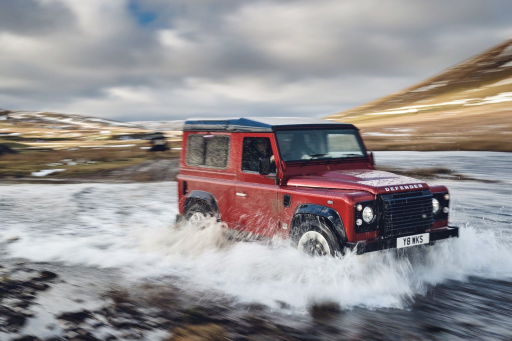 defender 8v