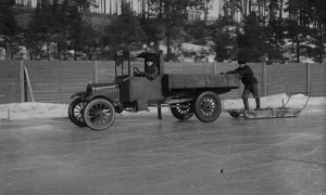 Nokian-Tyres-1930s-first-winter-tyre-lake-Pyhäjärvi