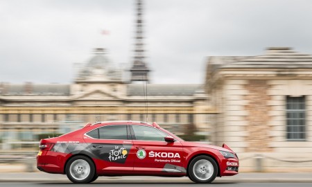 SKODA-Superb-is-Red-Car-in-Tour-de-France-2015-1