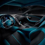 17_Bugatti-Divo_driver_WEB