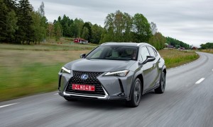 lexus_ux250h_101_2