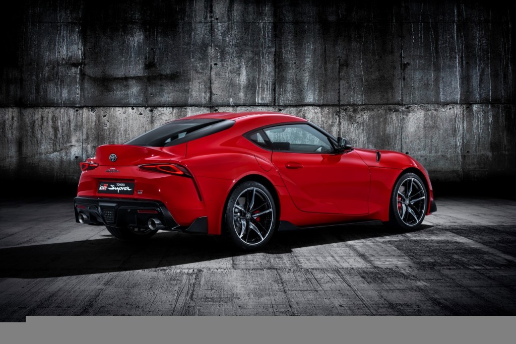 Toyota_Supra_Red_Studio_003