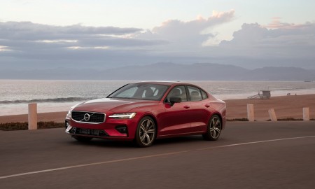 New Volvo S60 R-Design exterior