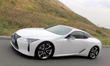 Lexus LC (1) velká