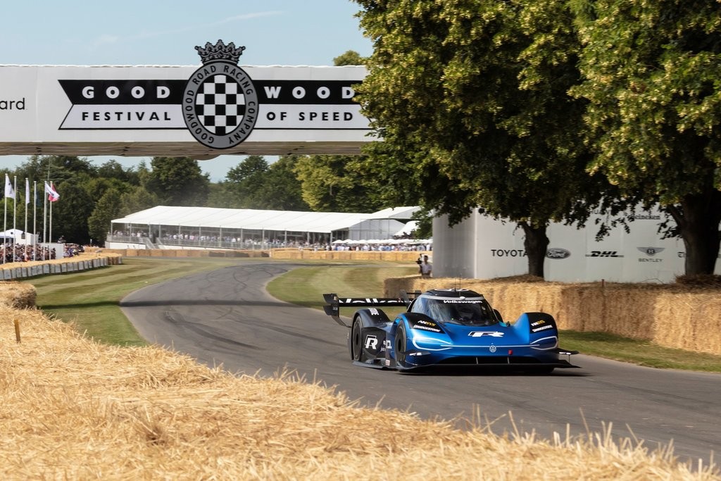 Faster than Formula 1: New record for the Volkswagen ID.R in Goo