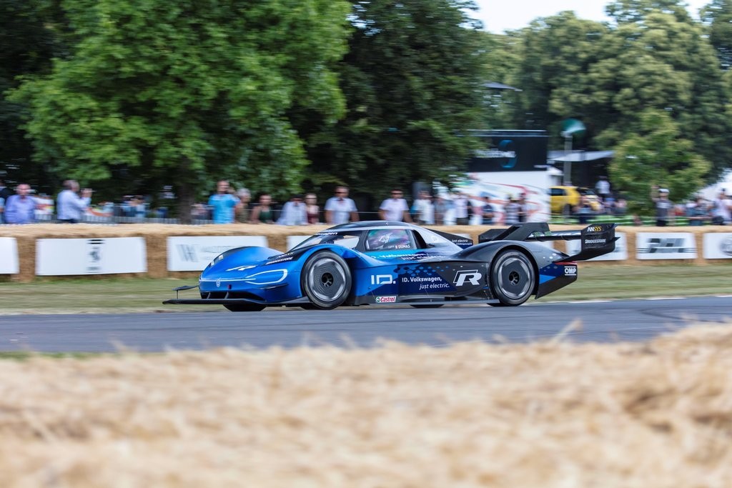 Faster than Formula 1: New record for the Volkswagen ID.R in Goo