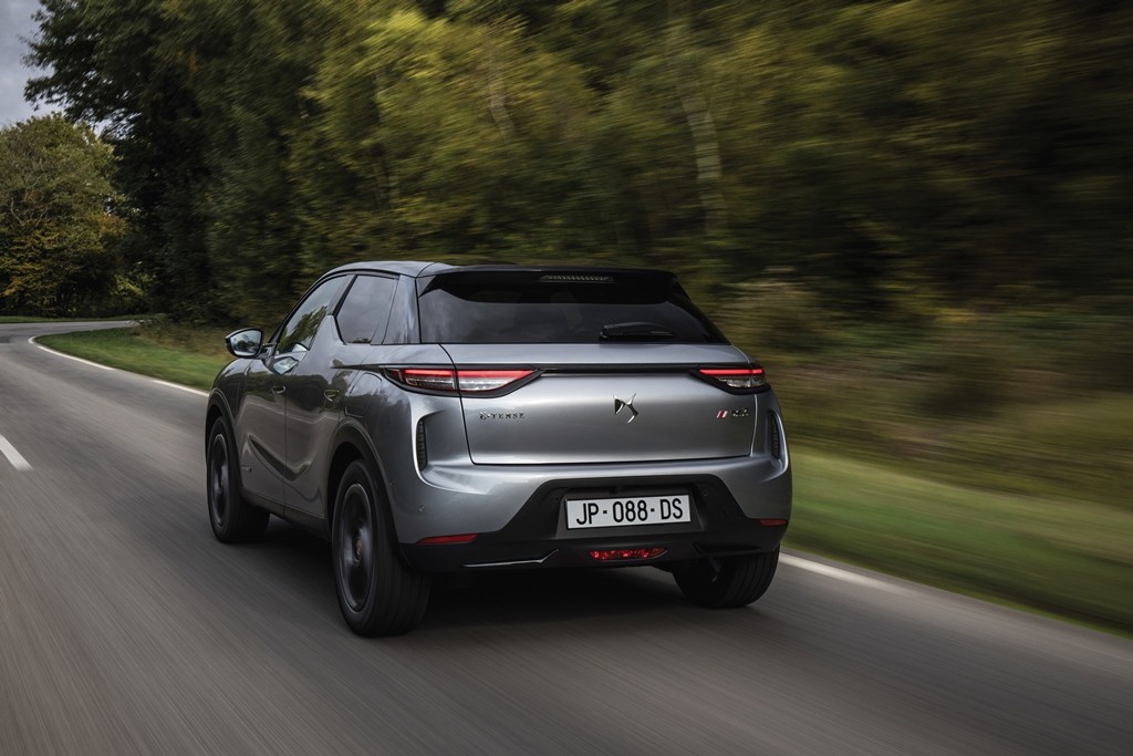 DS3crossback e-tense (3)