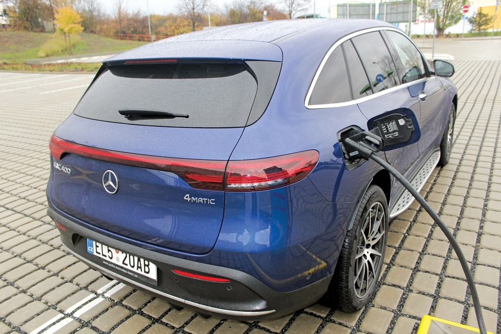 Mercedes EQC (7)