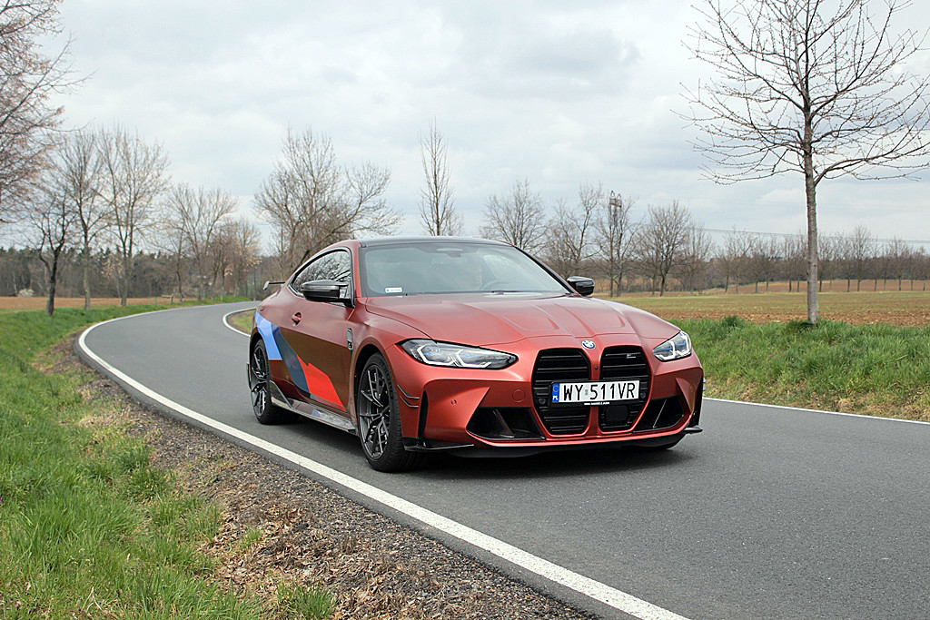 BMW M4 (4)