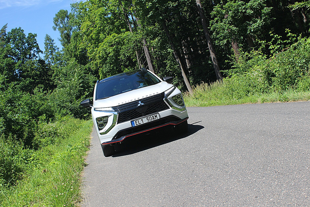 Mitsubishi Eclipse Cross (1)