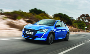 Peugeot e208 (1)