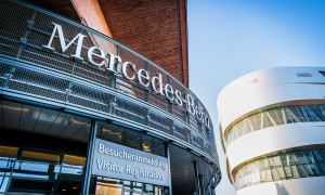 Neue Beschilderung in der Zentrale der Mercedes-Benz Group AG in Stuttgart-UntertürkheimNew Signage at the Headquarters of Mercedes-Benz Group AG in Stuttgart-Untertürkheim, Germany