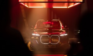 P90466049_highRes_premiere-of-bmw-i7-i