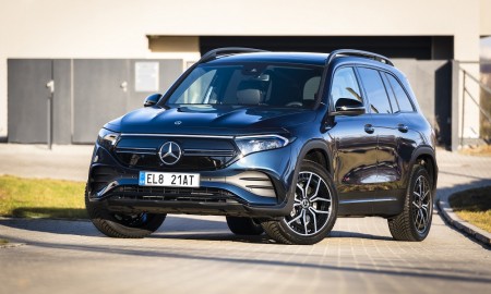 EQB_300_4MATIC_06
