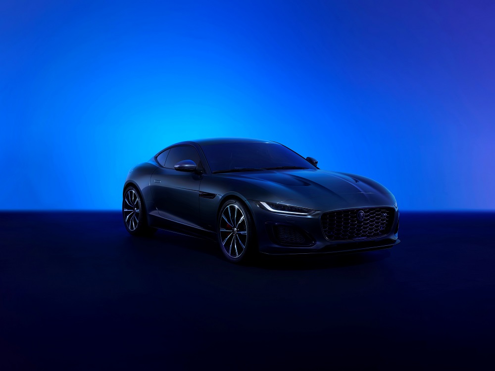 Jaguar_F-TYPE_24MY_Coupe_Exterior_Front_Foto 2