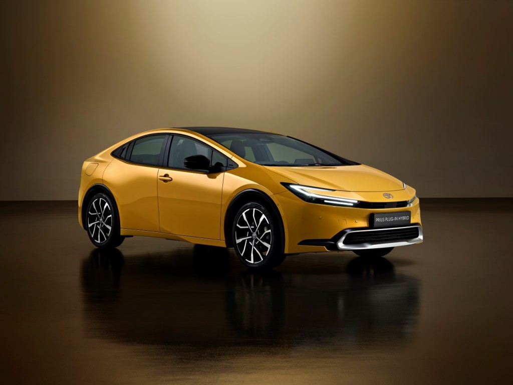 2022_-_PRIUS_PLUG-IN_HYBRID_3_2