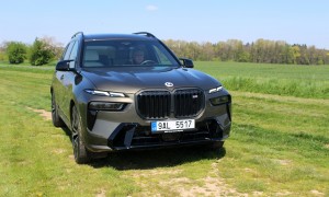 BMW X7 (1)