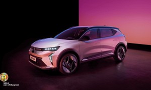 43259_scenic_e-tech_electric_voted_the_car_of_the_year_2024