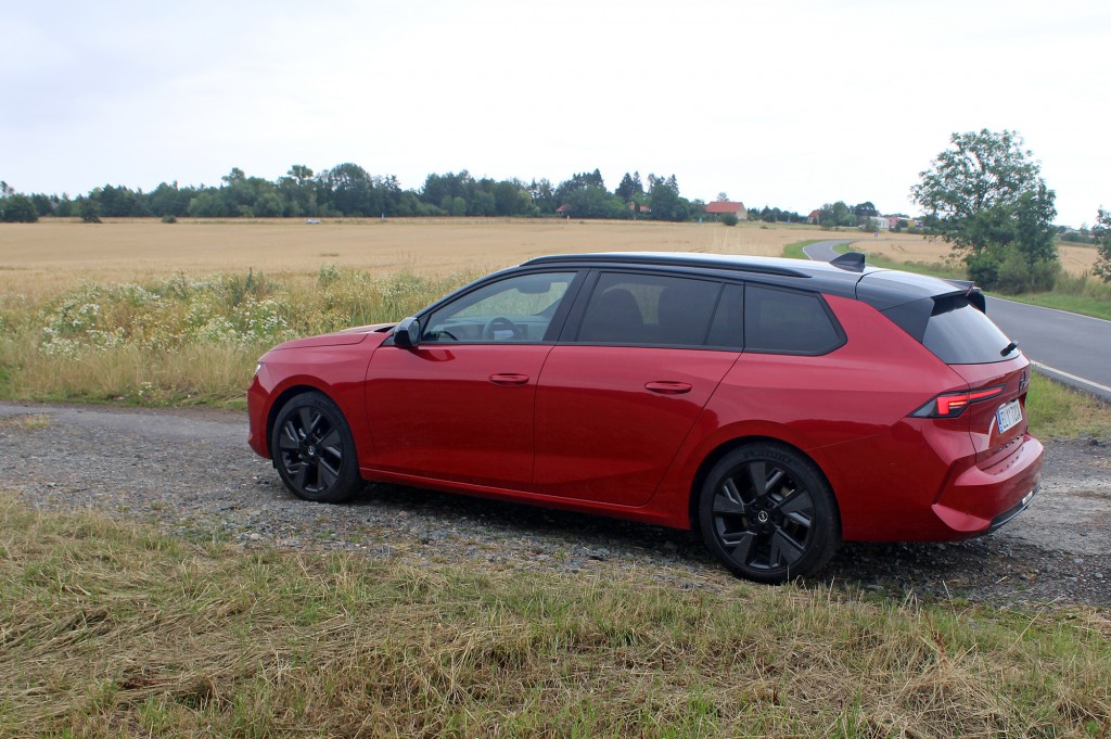 Opel Astra ST (6)