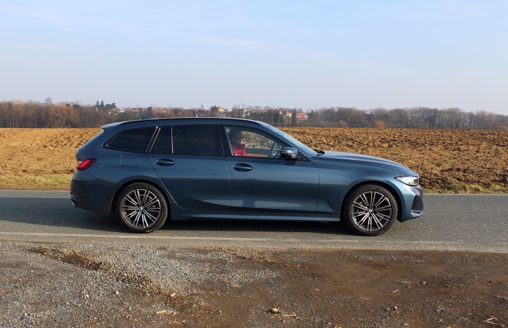 BMW 320d (2)