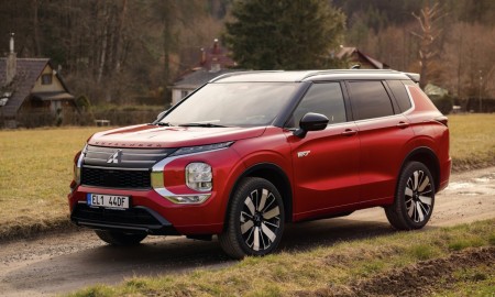 Mitsubishi_Outlander_2025_30
