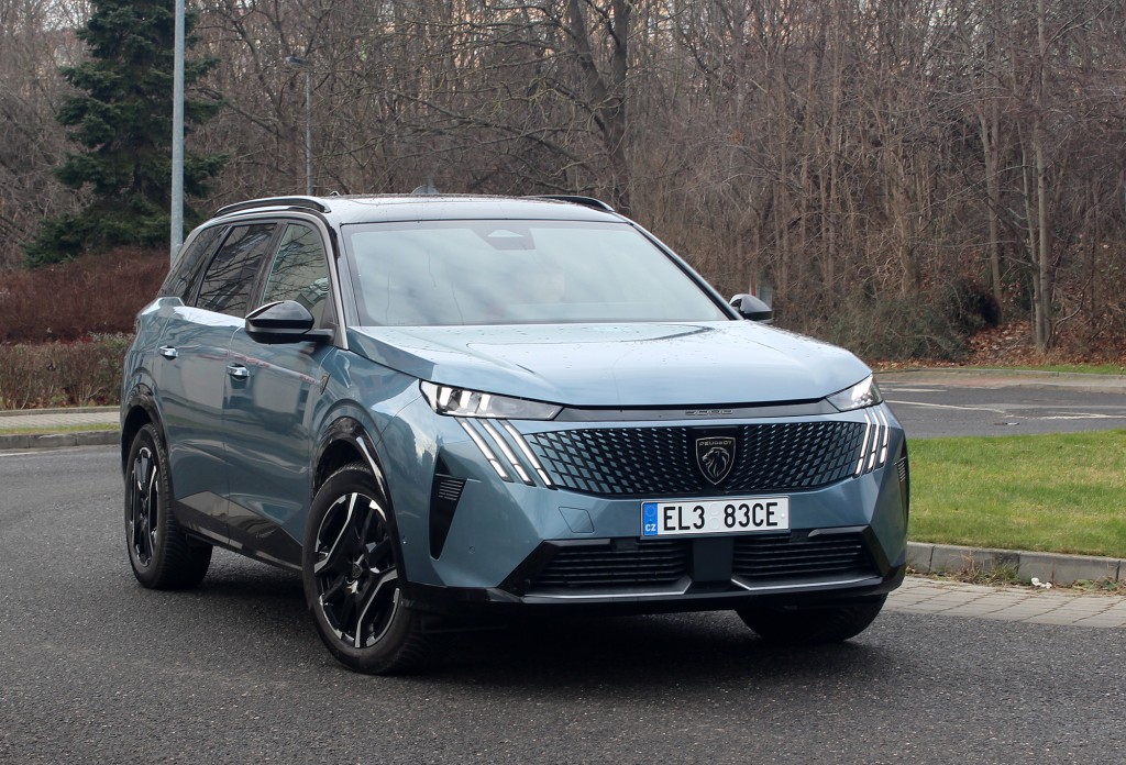 Peugeot 5008 elektrický (1)
