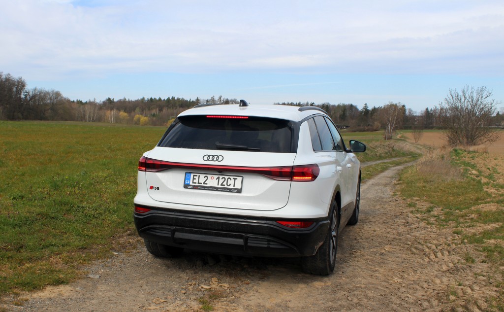 Audi Q6 etron (7)