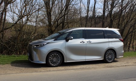 Lexus LM (14)