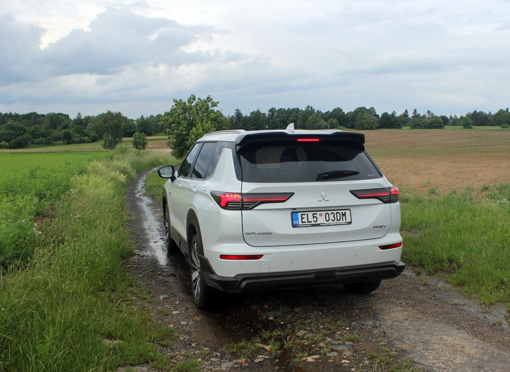 Mitsubishi Outlander (7)